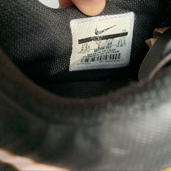 NIKE TIEMPO-X KIDS UNISEX YOUTH HARD COURT SOCCER INDOOR BLACK CLEATS TURF 2.5Y - Picture 5 of 6